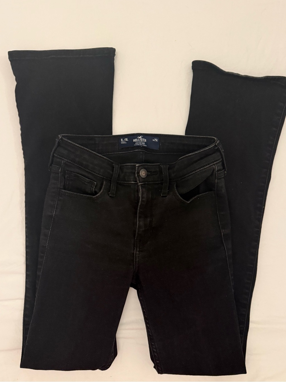 Hollister Women's Mid-Rise Black Boot Jeans 25L